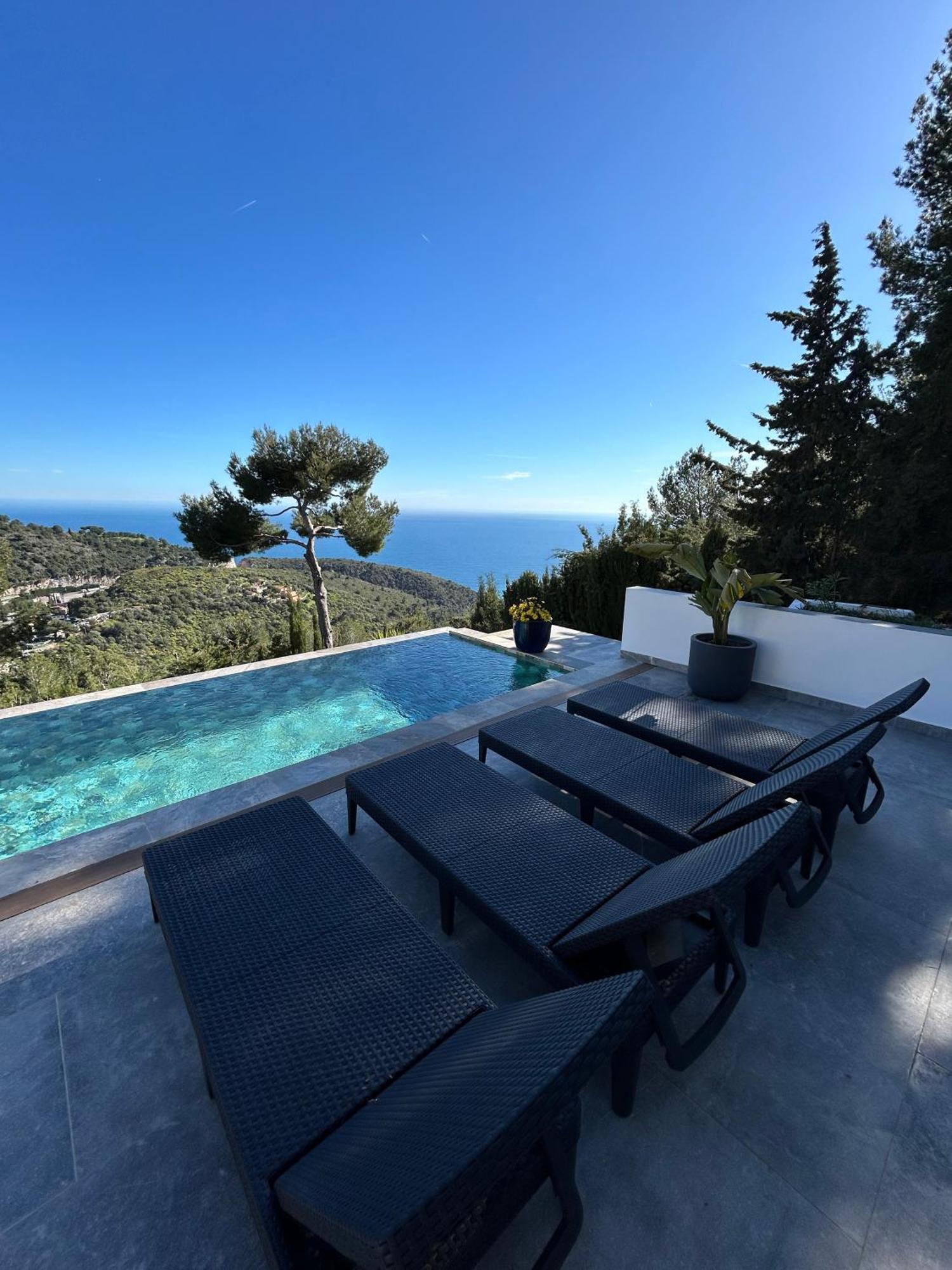 Eze - Appartement Dans Bas De Villa Avec Piscine Pres De Monaco Zewnętrze zdjęcie